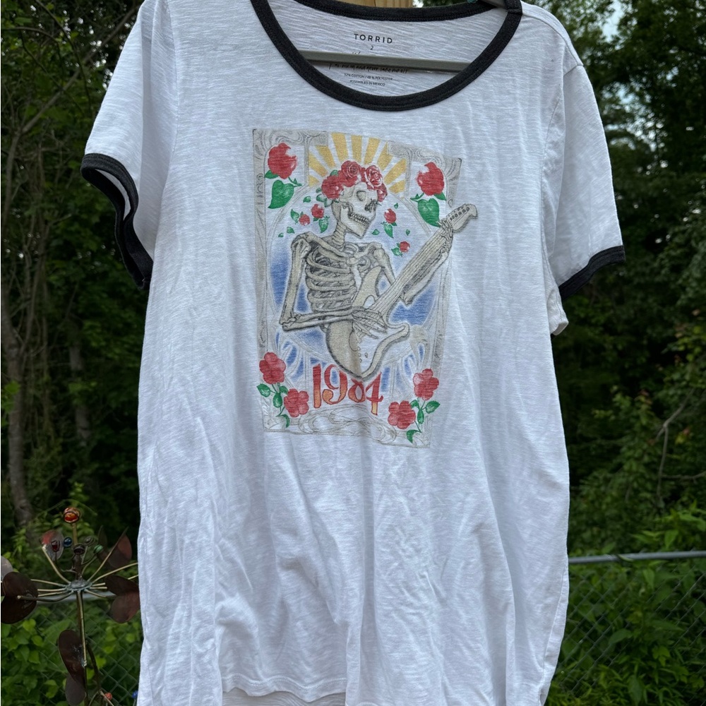 Torrid White Grateful Dead Tee with Black Trim